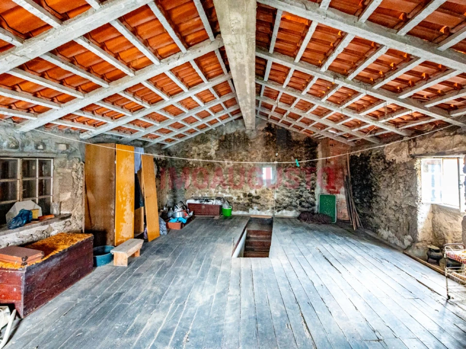 Moradia T2 para Venda em Aldeia Viçosa Foto 18