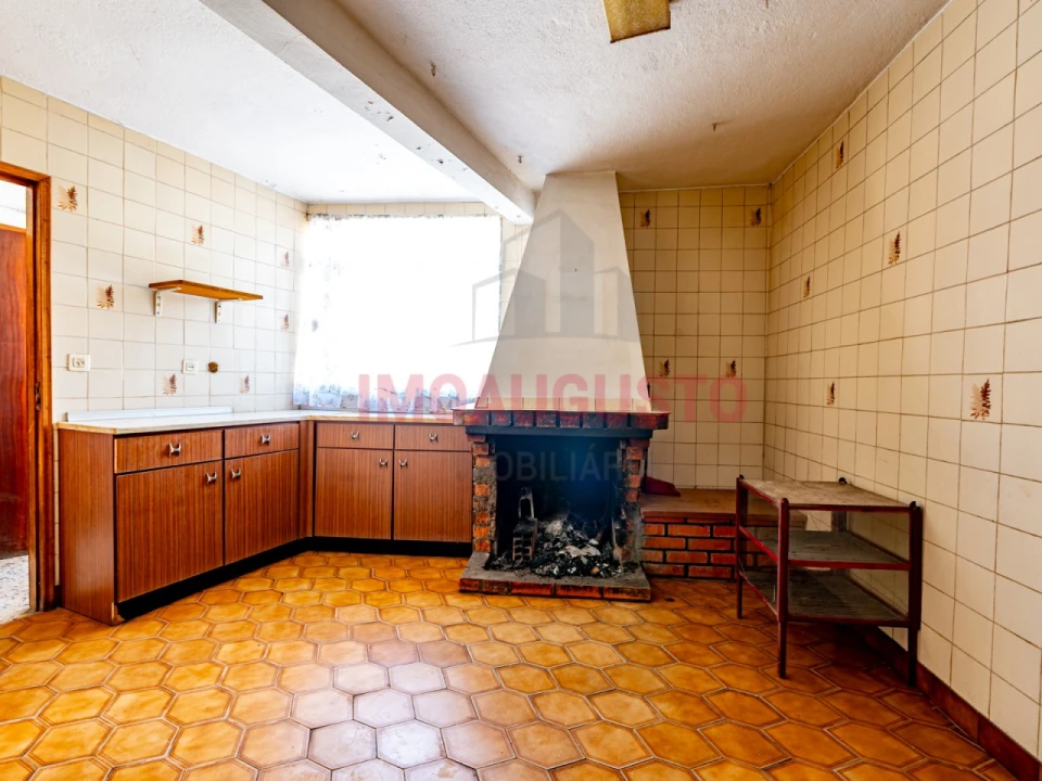 Moradia T5 para Venda em Benespera Foto 7