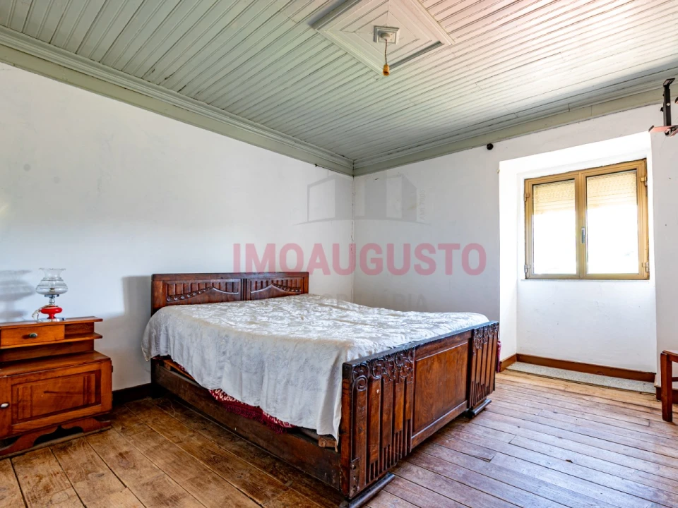 Moradia T5 para Venda em Benespera Foto 13