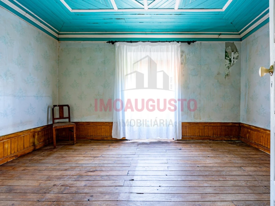 Moradia T5 para Venda em Benespera Foto 18