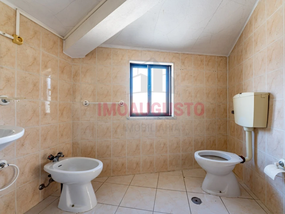 Moradia T5 para Venda em Benespera Foto 27