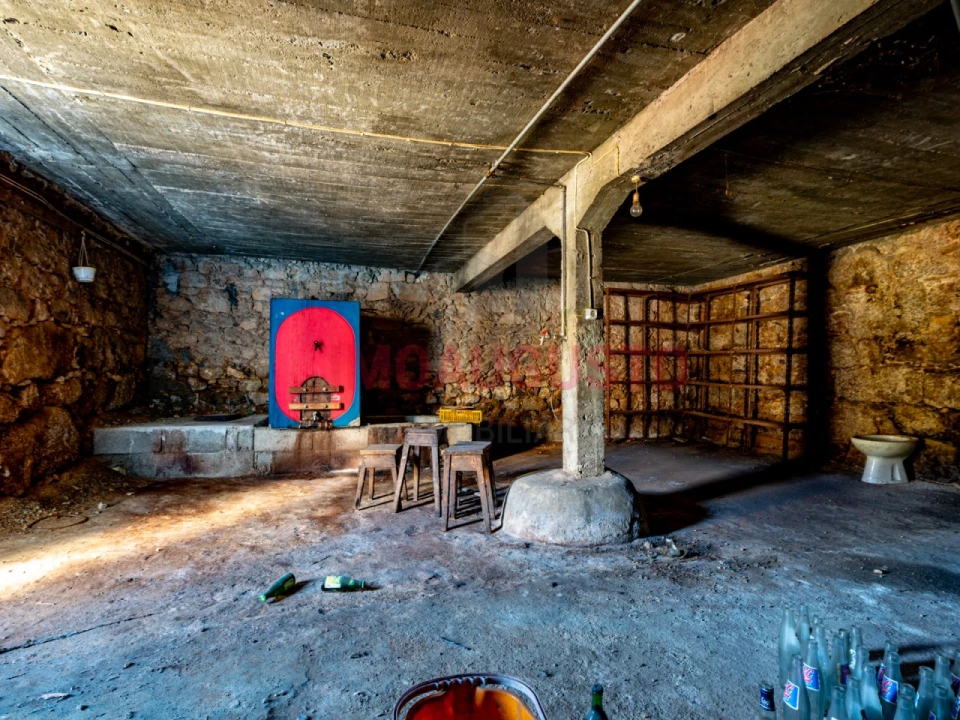 Moradia T5 para Venda em Benespera Foto 29