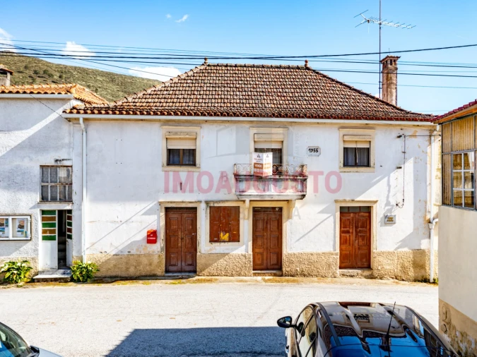 Moradia T5 para Venda em Benespera Foto 2