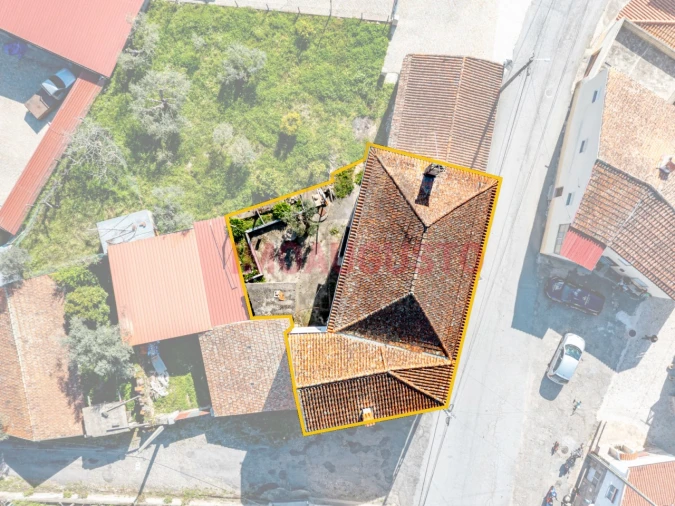 Moradia T5 para Venda em Benespera Foto 4