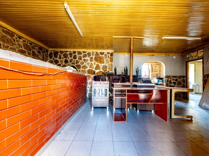 Moradia T5 para Venda em Benespera Foto 5