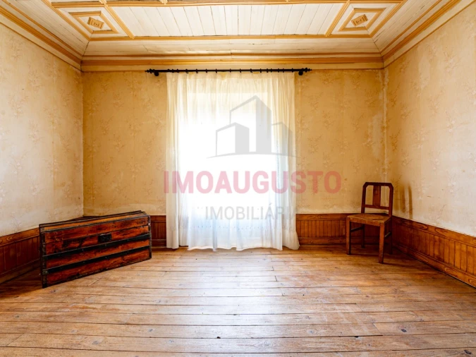 Moradia T5 para Venda em Benespera Foto 16