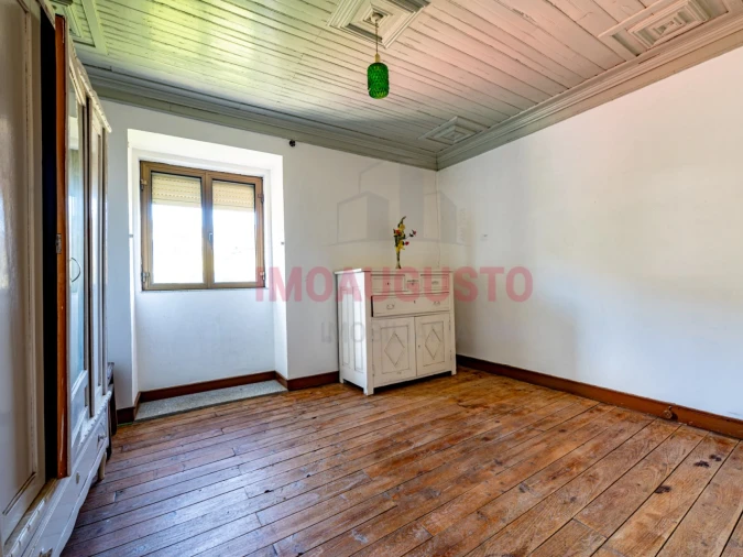 Moradia T5 para Venda em Benespera Foto 22