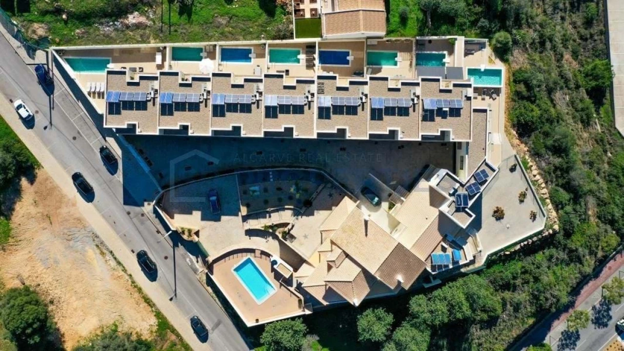 Moradia T3 para Venda em Albufeira e Olhos de Água Foto 1