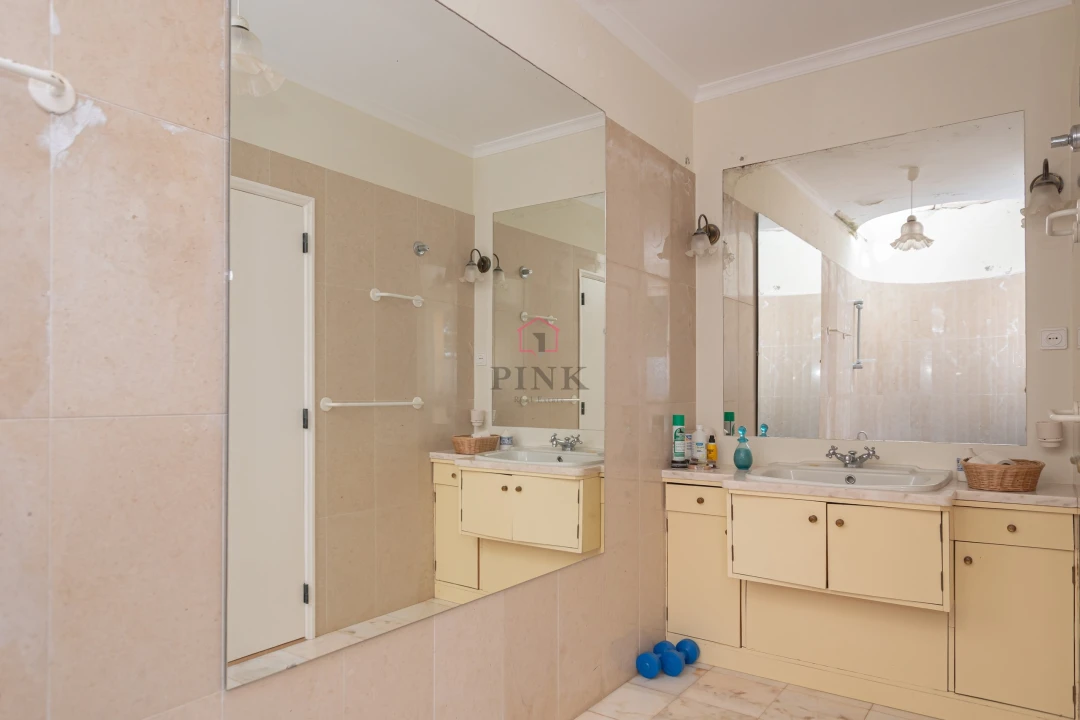 Moradia T3 para Venda em Caniçal Foto 26