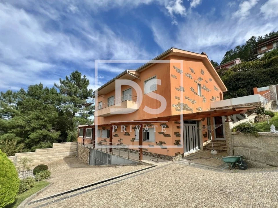 Moradia T7 para Venda em São Cristovão de Nogueira Foto 3