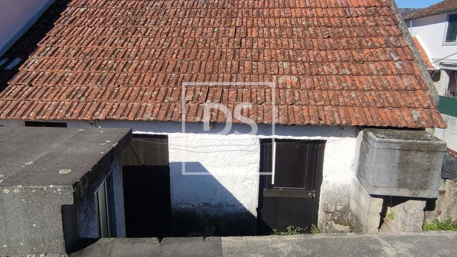 Moradia T1 para Venda em Campelo e Ovil Foto 3