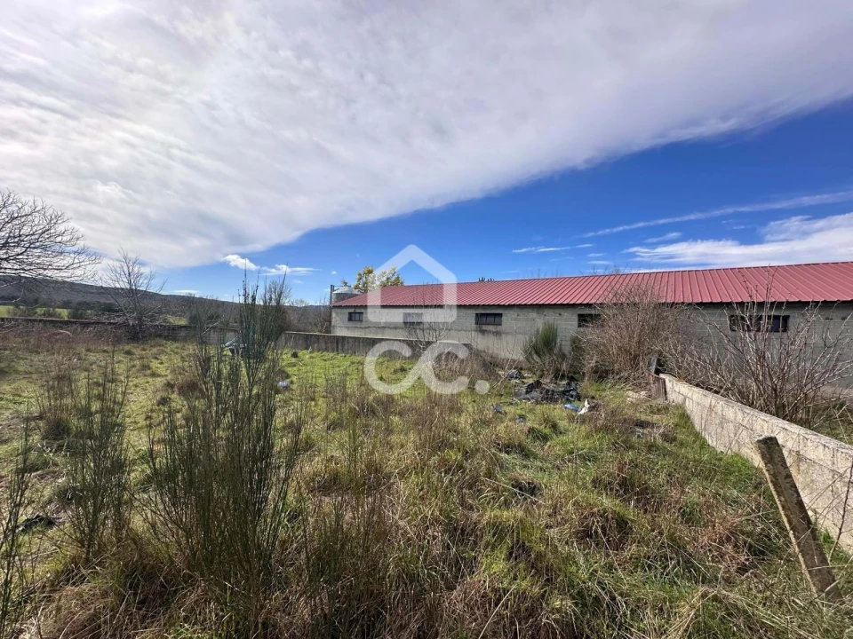 Armazém para Venda em Calvão e Soutelinho da Raia Foto 6