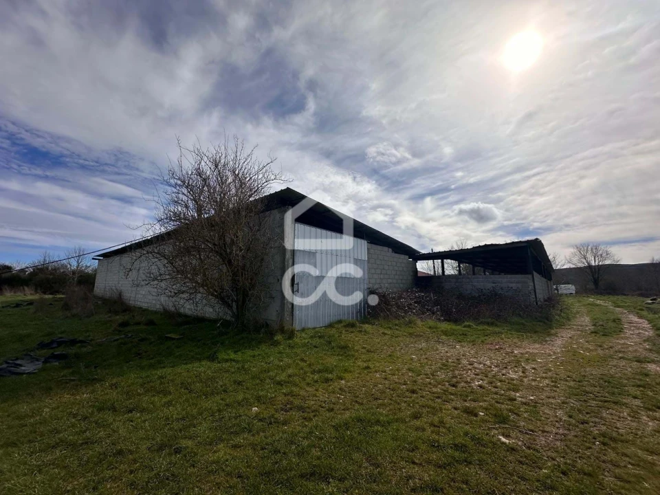 Armazém para Venda em Calvão e Soutelinho da Raia Foto 11