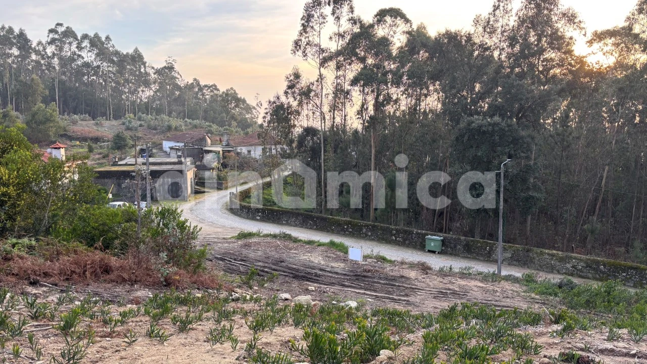 Terreno para Venda em Fornelo e Vairão Foto 2