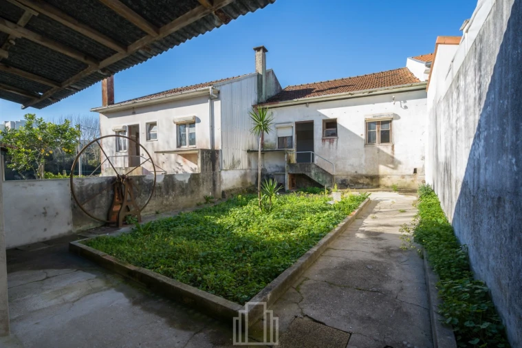 Moradia T3 para Venda em Anta e Guetim Foto 1