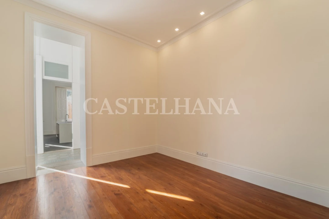 Moradia T6 para Venda em Cedofeita, Santo Ildefonso, Sé, Miragaia, São Nicolau e Vitória Foto 12