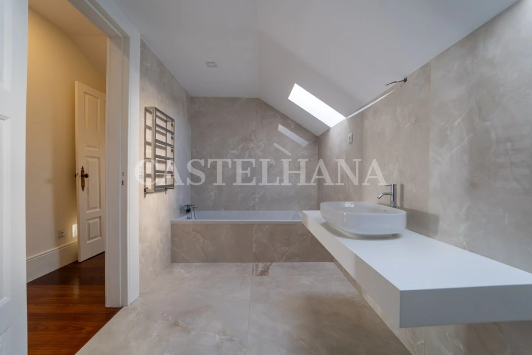 Moradia T6 para Venda em Cedofeita, Santo Ildefonso, Sé, Miragaia, São Nicolau e Vitória Foto 54