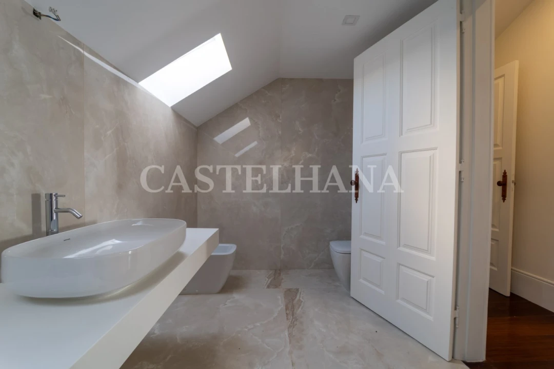 Moradia T6 para Venda em Cedofeita, Santo Ildefonso, Sé, Miragaia, São Nicolau e Vitória Foto 57