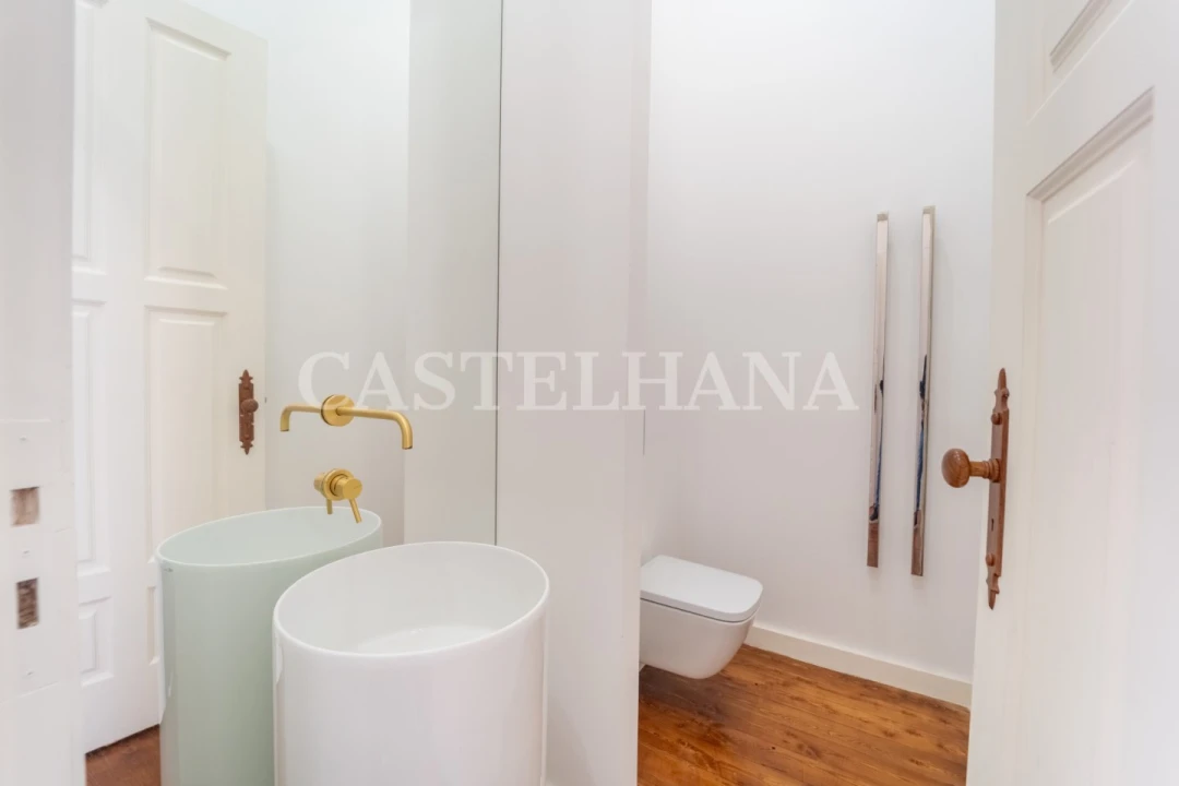 Moradia T6 para Venda em Cedofeita, Santo Ildefonso, Sé, Miragaia, São Nicolau e Vitória Foto 16