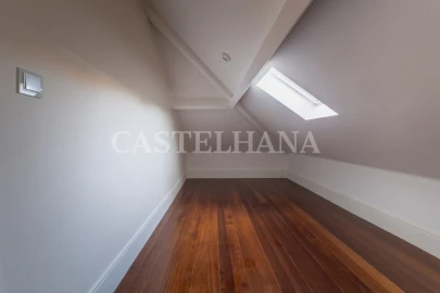 Moradia T6 para Venda em Cedofeita, Santo Ildefonso, Sé, Miragaia, São Nicolau e Vitória