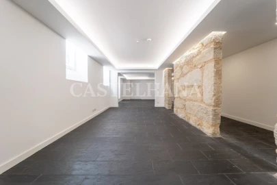 Moradia T6 para Venda em Cedofeita, Santo Ildefonso, Sé, Miragaia, São Nicolau e Vitória