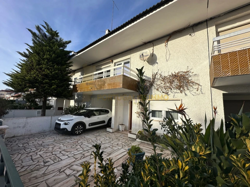 Moradia T5 para Venda em São João Baptista e Santa Maria dos Olivais Foto 3