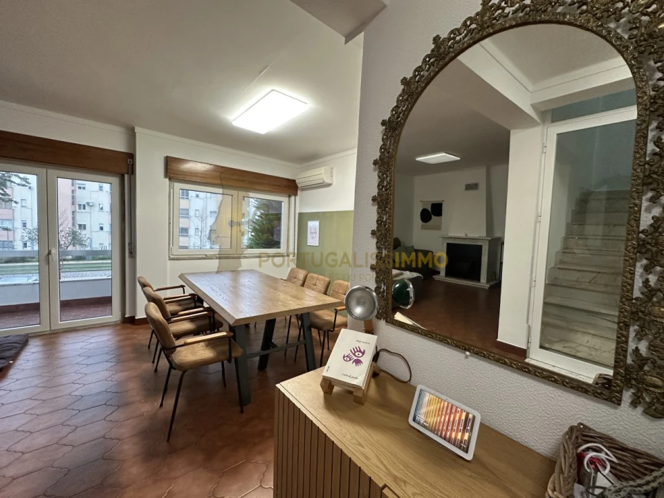 Moradia T5 para Venda em São João Baptista e Santa Maria dos Olivais Foto 2