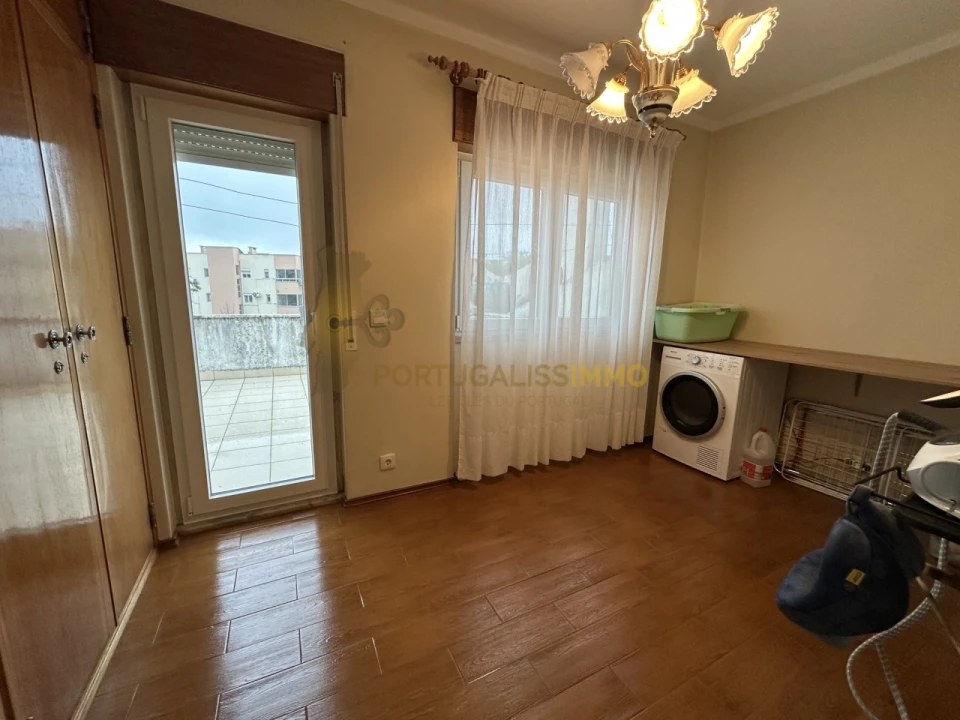 Moradia T5 para Venda em São João Baptista e Santa Maria dos Olivais Foto 12