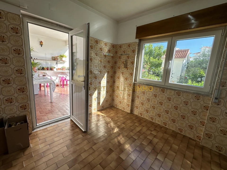 Moradia T5 para Venda em São João Baptista e Santa Maria dos Olivais Foto 42