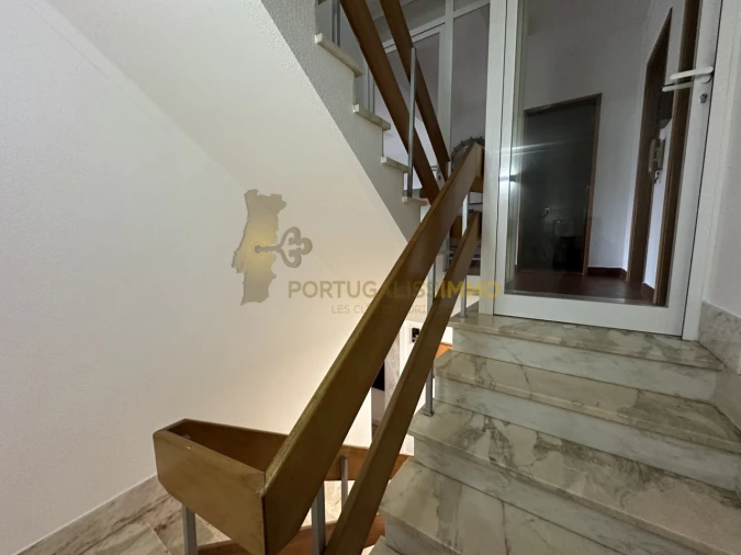 Moradia T5 para Venda em São João Baptista e Santa Maria dos Olivais Foto 18