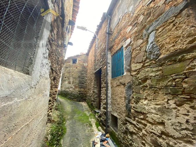 Moradia T0 para Venda em Sobreira Formosa e Alvito da Beira Foto 2