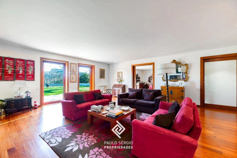 Moradia T6 para Venda em Pencelo Foto 4