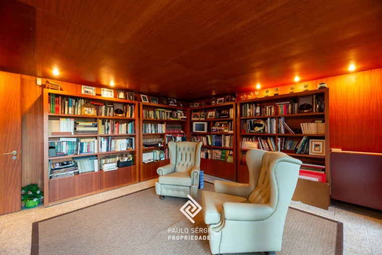 Moradia T6 para Venda em Pencelo Foto 24