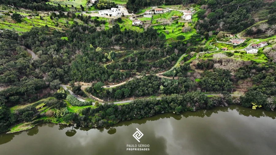 Terreno para Venda em Penhalonga e Paços de Gaiolo