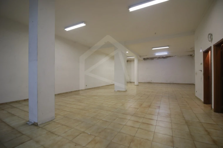 Loja para Venda em São João da Madeira Foto 2