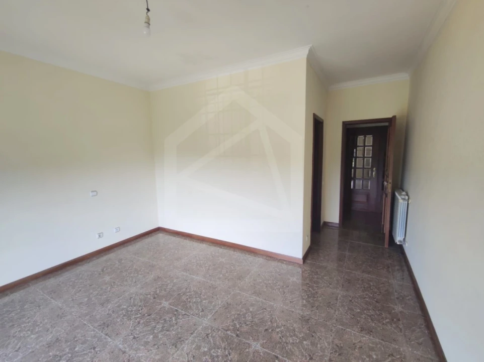 Apartamento T3 para Venda em Carregosa Foto 17