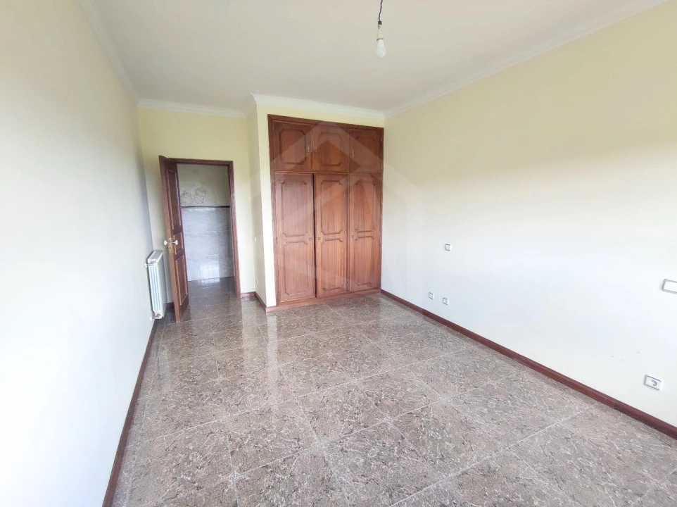 Apartamento T3 para Venda em Carregosa Foto 9