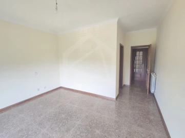 Apartamento T3 para Venda em Carregosa