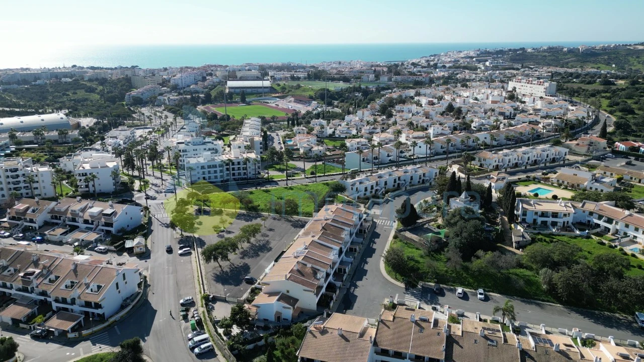 Moradia T3 para Venda em Albufeira e Olhos de Água Foto 33