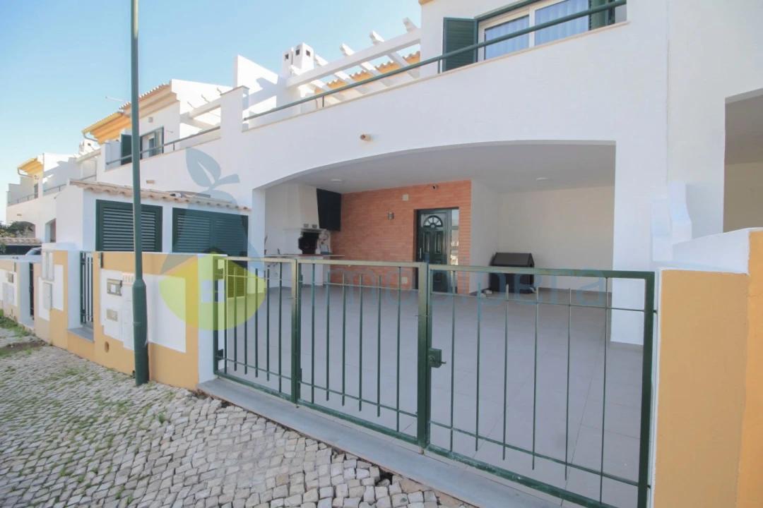 Moradia T3 para Venda em Albufeira e Olhos de Água Foto 1