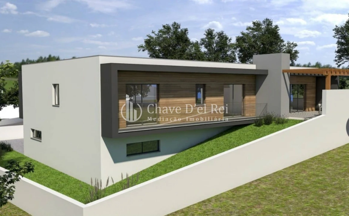 Moradia T4 para Venda em São João de Lourosa Foto 1