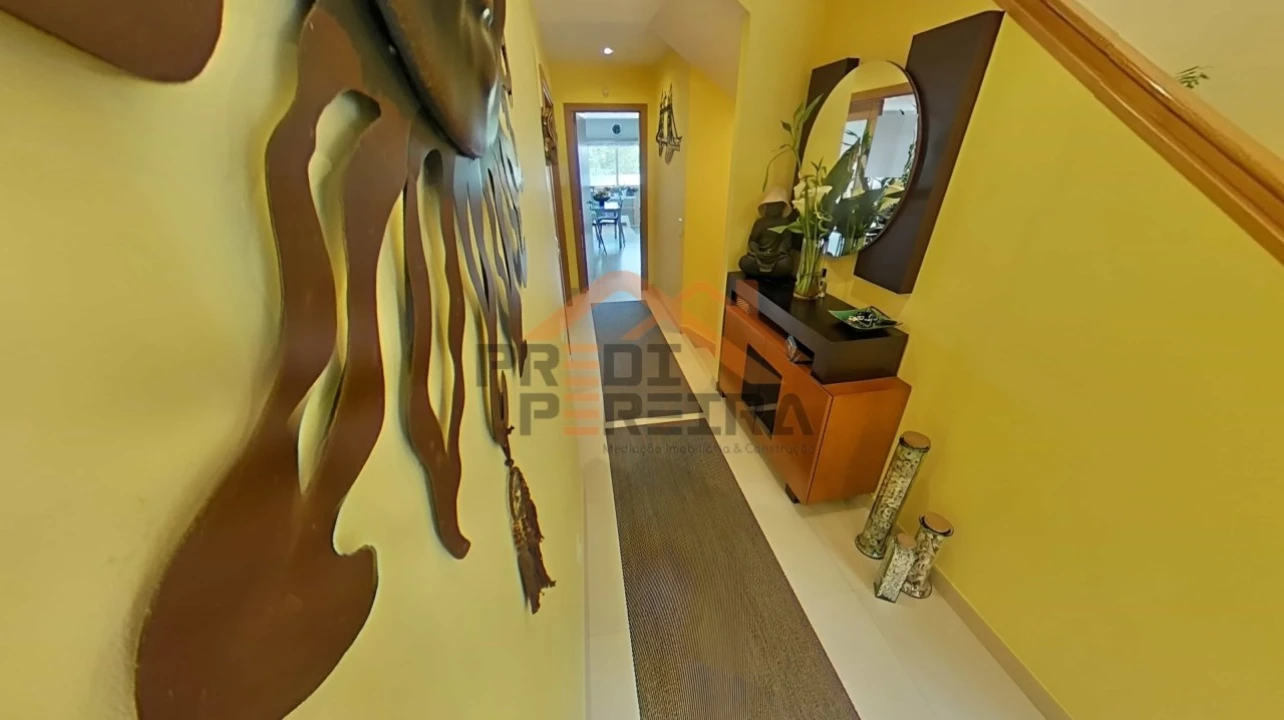 Moradia T4 para Venda em Ramada e Caneças Foto 13