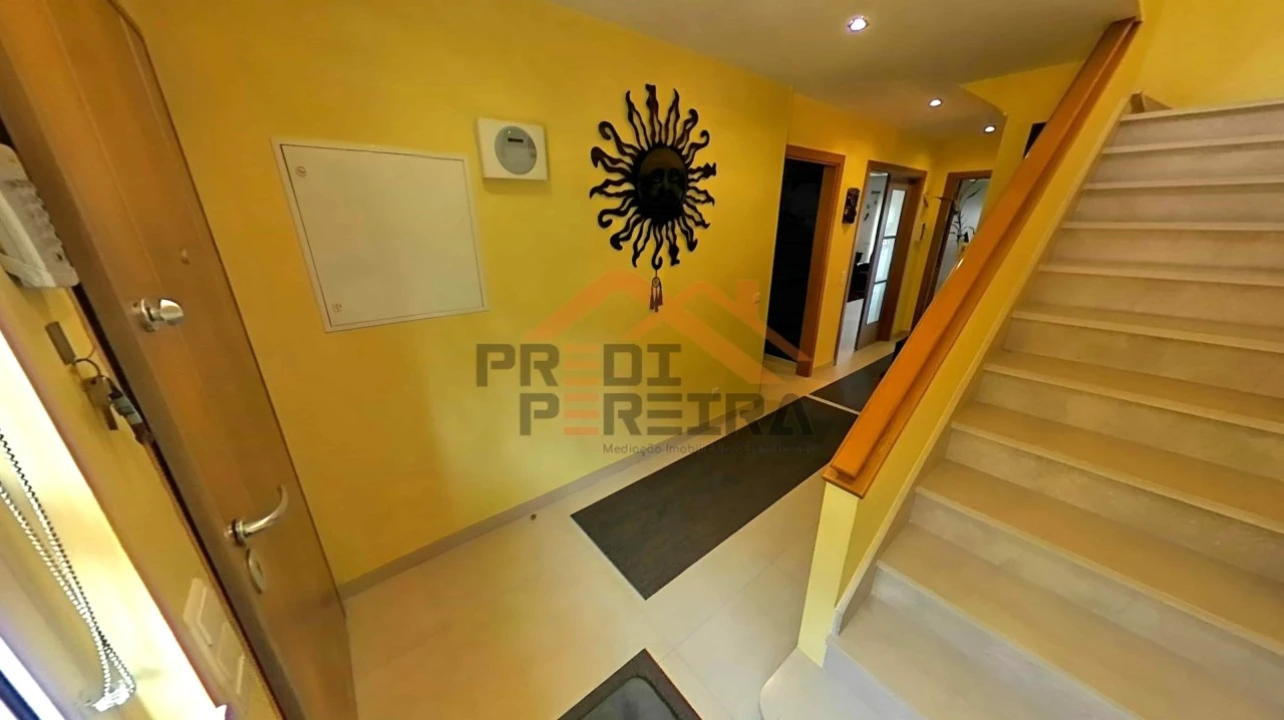 Moradia T4 para Venda em Ramada e Caneças Foto 24