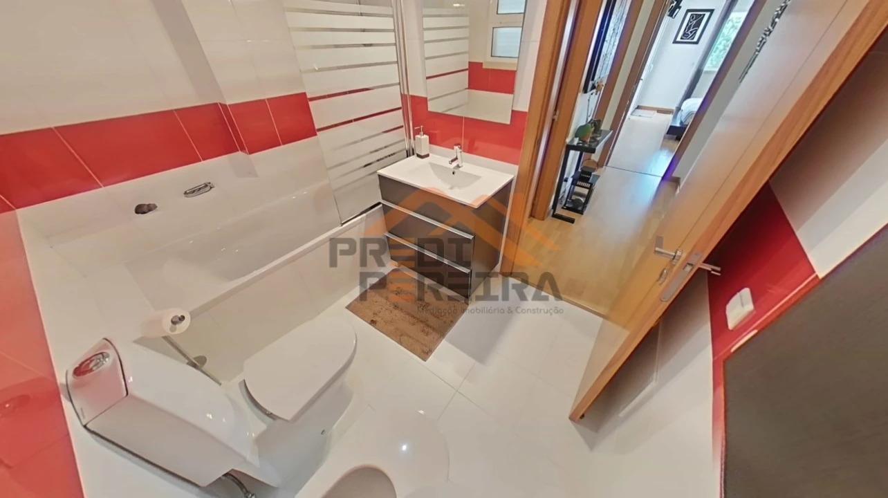 Moradia T4 para Venda em Ramada e Caneças Foto 29