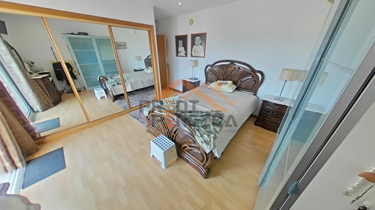 Moradia T4 para Venda em Ramada e Caneças Foto 37