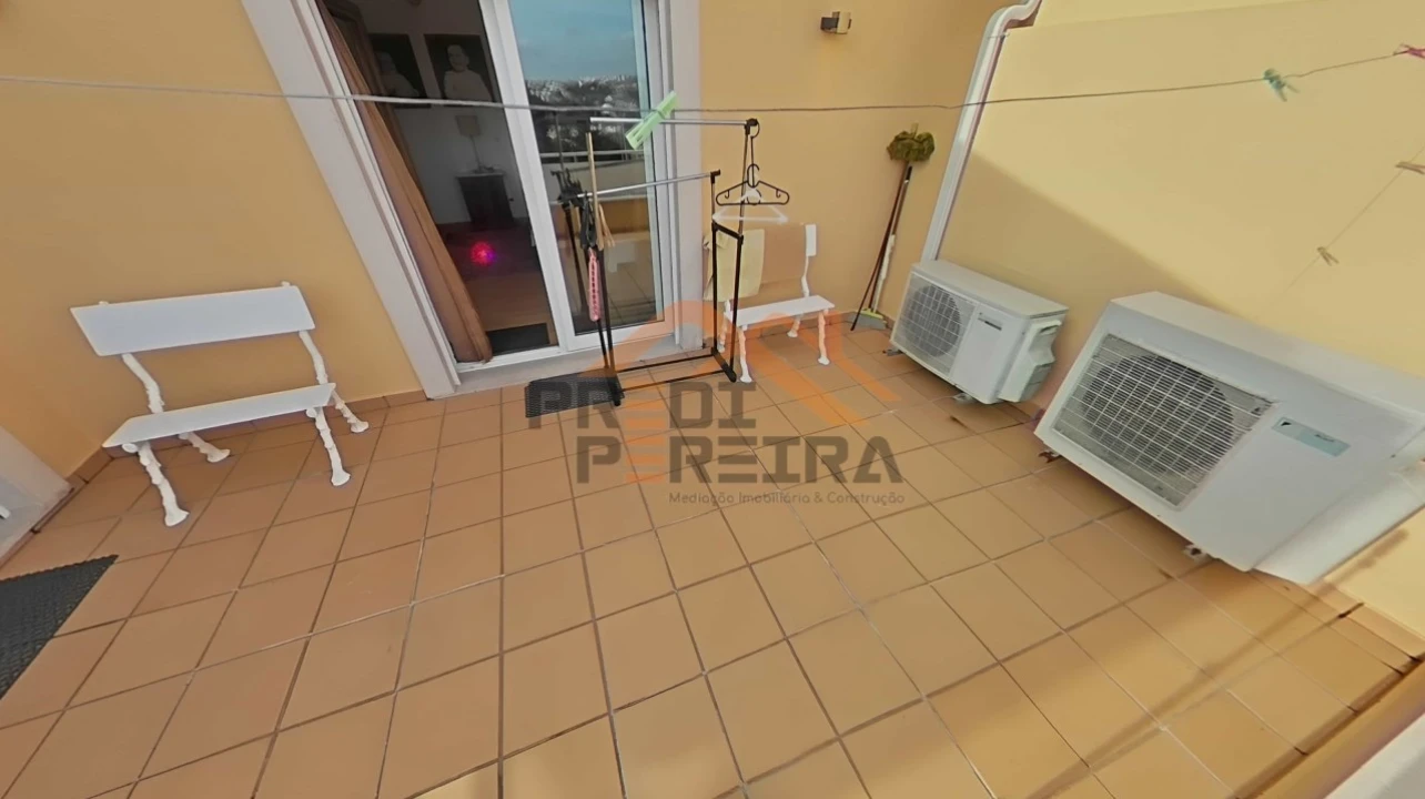 Moradia T4 para Venda em Ramada e Caneças Foto 40