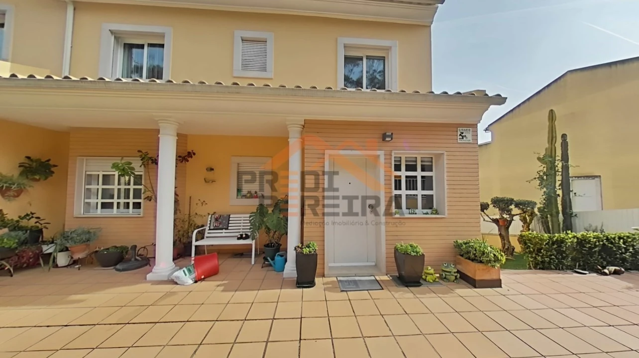 Moradia T4 para Venda em Ramada e Caneças Foto 55