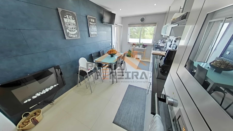 Moradia T4 para Venda em Ramada e Caneças Foto 8