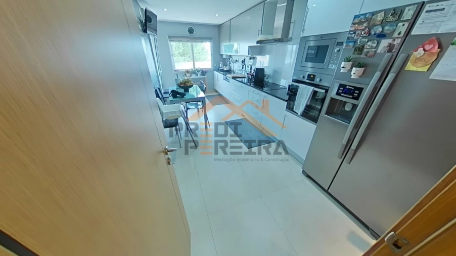 Moradia T4 para Venda em Ramada e Caneças Foto 9