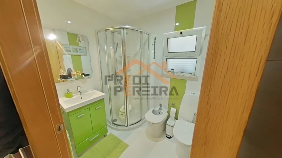 Moradia T4 para Venda em Ramada e Caneças Foto 17